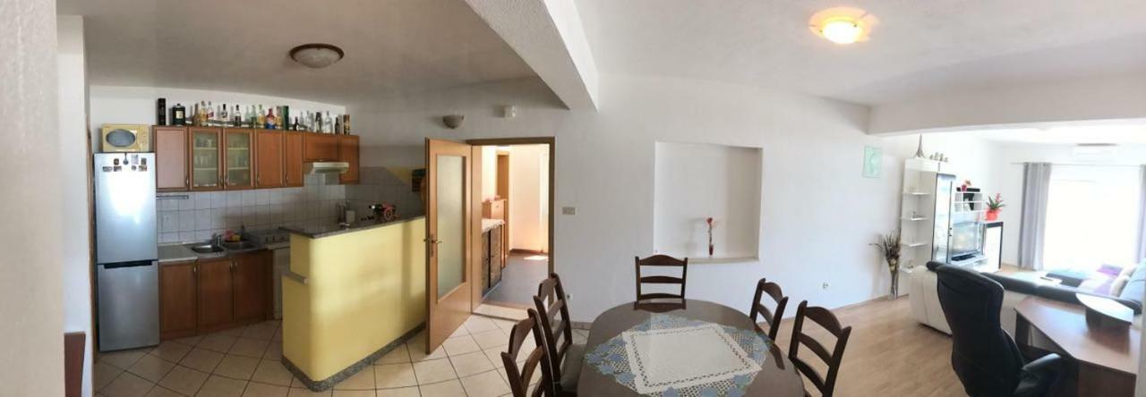 Apartment Nela Baška Voda Zewnętrze zdjęcie