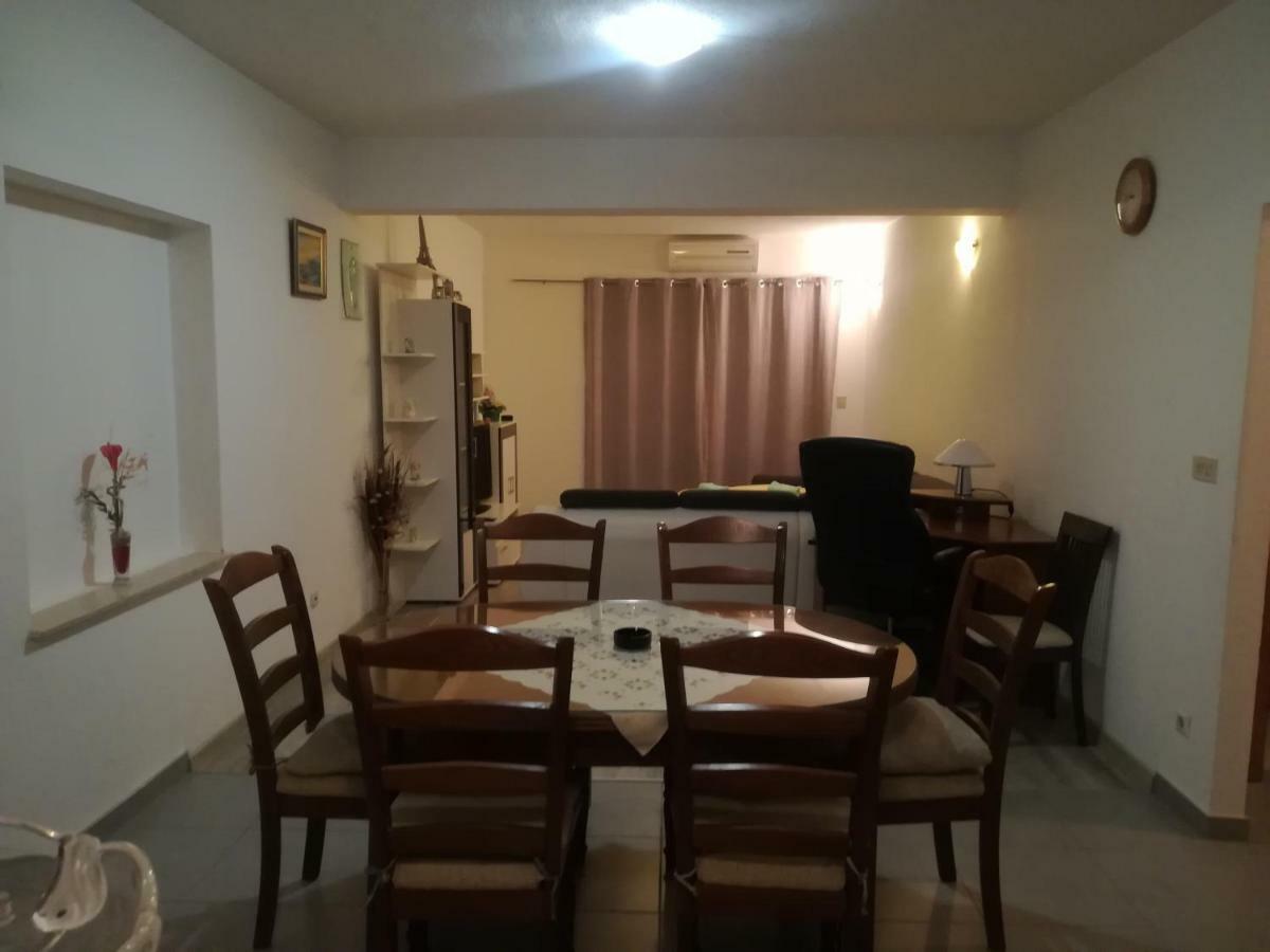 Apartment Nela Baška Voda Zewnętrze zdjęcie