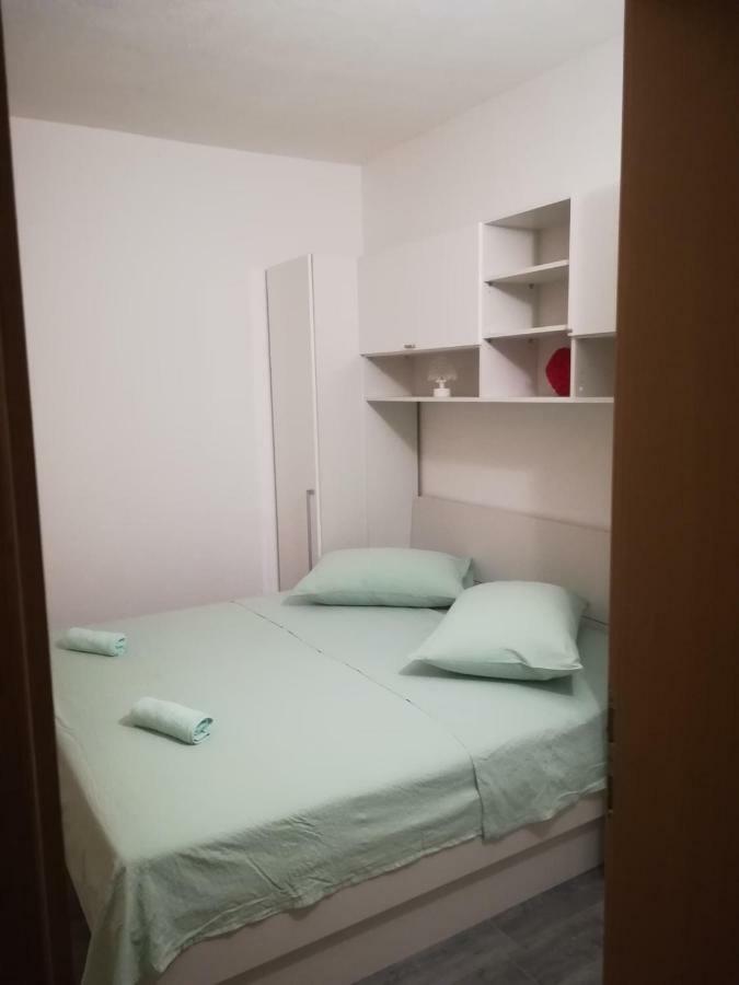 Apartment Nela Baška Voda Zewnętrze zdjęcie
